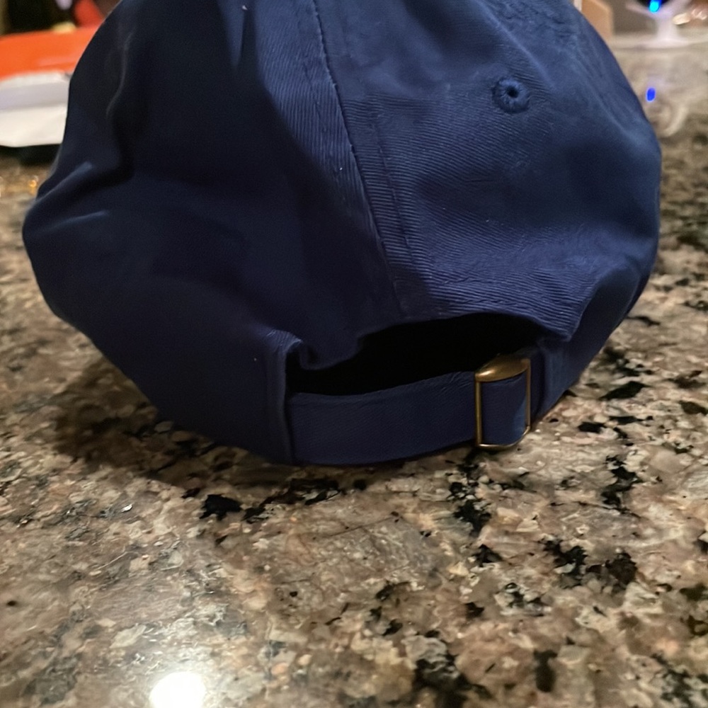 Adjustable Gator hat - Picture 2 of 2